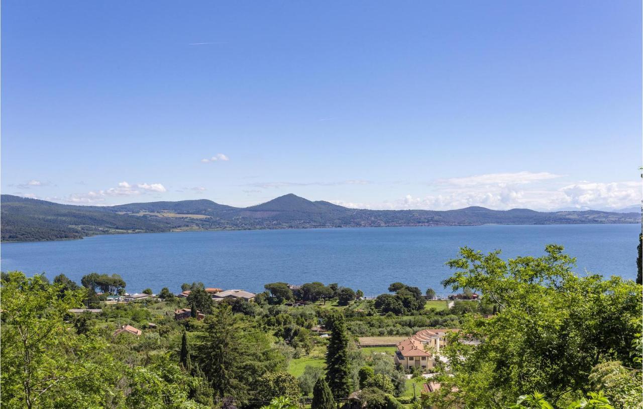 Cozy Home In Anguillara Sabazia With Kitchenette Esterno foto