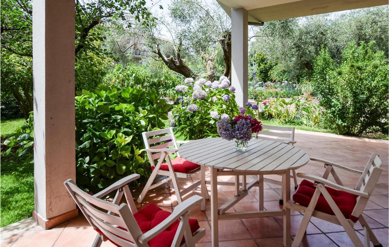 Cozy Home In Anguillara Sabazia With Kitchenette Esterno foto