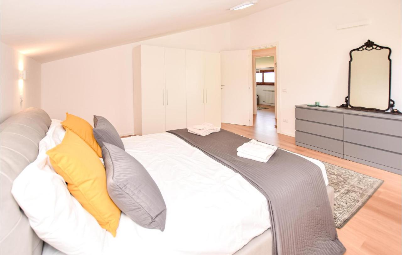 Cozy Home In Anguillara Sabazia With Kitchenette Esterno foto